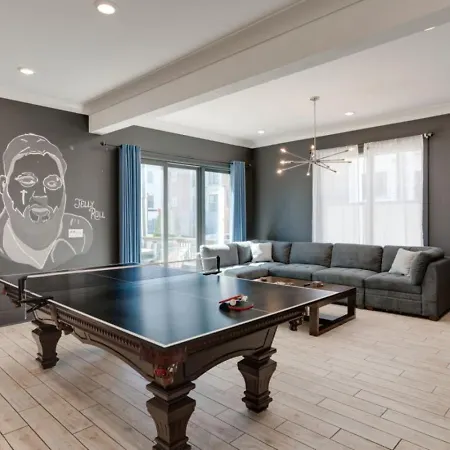 Mural The Gulch Townhome Near Broadway | Sleeps 12 *