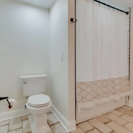 Holiday home East One Level With Big Yard Nashville