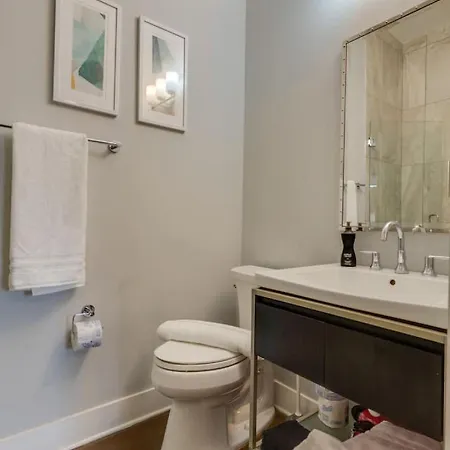 Holiday home Luxury Townhome! Rooftop-game Room! Near Broadway! Nashville