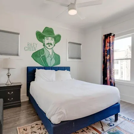 Holiday home Mural The Gulch Townhome Near Broadway | Sleeps 12 Nashville