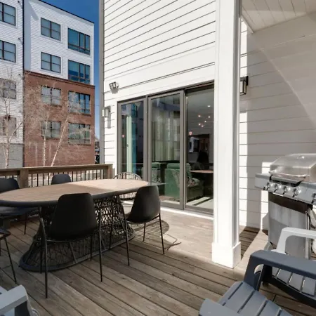 Mural The Gulch Townhome Near Broadway | Sleeps 12 * Nashville