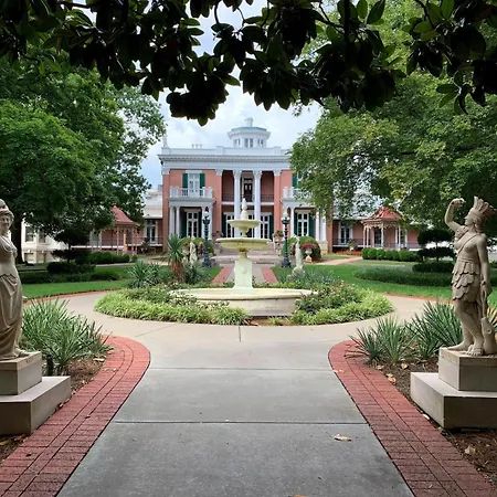Modern Music Row With King & Queen Bedrooms + Private Balcony Pool & Fitness Center Walk To Rca B & Local Dining Under 2 Miles To Broadway Garage Parking Elevator Access 24 Hr Hospitality Holiday home