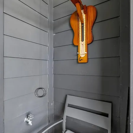 Stylish Multi-level Retreat Rooftop & Pool Table Holiday home Nashville