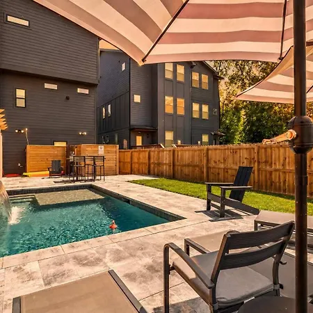 Stylish Multi-level Retreat Rooftop & Pool Table * Nashville