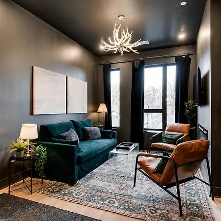 East Nash Top-floor 1br | Rooftop Deck | Sleeps 6 * Nashville