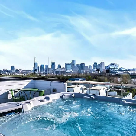 Taylor Swift Inspired Hot Tub Rooftop Deck Views Holiday home *