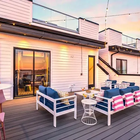 Taylor Swift Inspired Hot Tub Rooftop Deck Views * Nashville