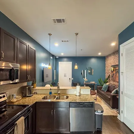 Holiday home The Barrelhouse Loft In West End Near Vandy And Centennial *