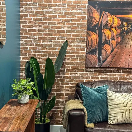 The Barrelhouse Loft In West End Near Vandy And Centennial Nashville