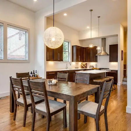 Getaway Walk To Broadway & Vandy Holiday home Nashville