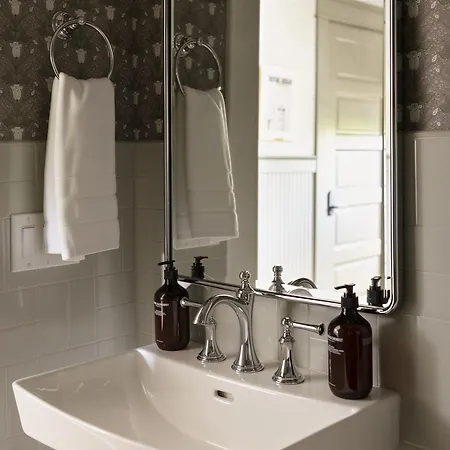 Sylvan Park Boarding House Hotel