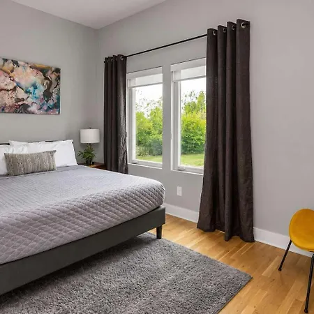 Luxury Rooftop Retreat Sleeps 12 Nashville