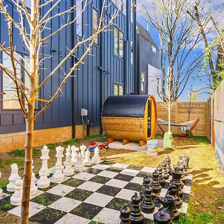 Rooftop Deck Hot Tub Game Downtown Holiday home