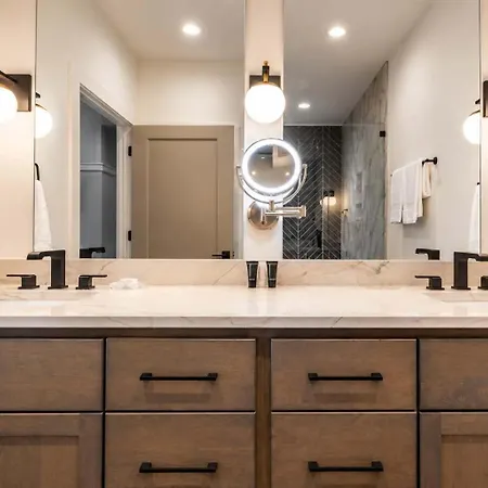 Two New Homes Sleeps Up To 24