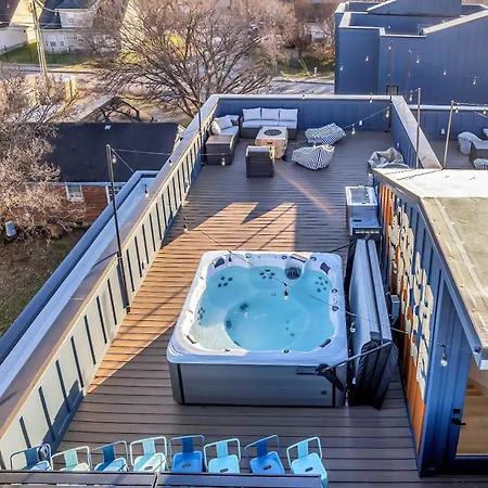 Rooftop Deck Hot Tub Game Downtown Nashville
