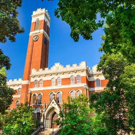 Holiday home The Barrelhouse Loft In West End Near Vandy And Centennial *
