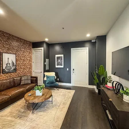 Legends Loft Modern Near Vandy On West End Holiday home Nashville
