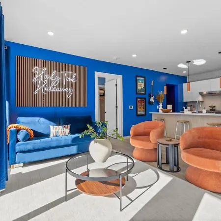 Honky Tonk Hideaway Walk To Broadway W Gym, Pool, Parking