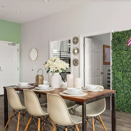 4br Condo, Sleeps 13 Near Broadway