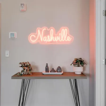 Prime West End 2br W, Sauna And Balcony Near Vandy! * Nashville