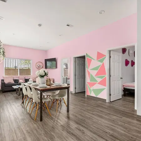 4br Condo, Sleeps 13 Near Broadway