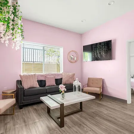 4br Condo, Sleeps 13 Near Broadway Apartment