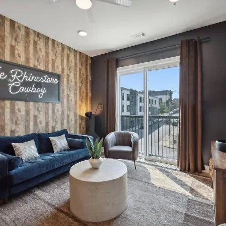 Apartment Rhinestone Cowboy 5 Min To Downtown