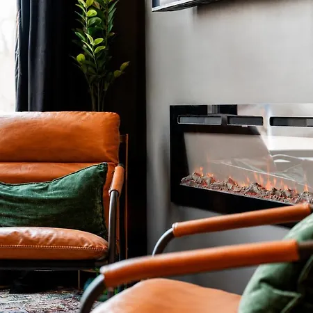 East Nash Top-floor 1br | Rooftop Deck | Sleeps 6 Nashville