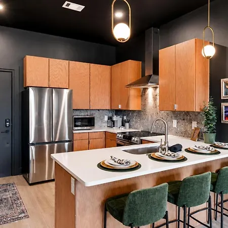 East Nash Top-floor 1br | Rooftop Deck | Sleeps 6 * Nashville