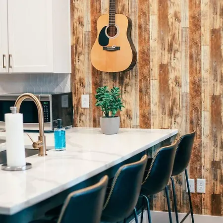 Rhinestone Cowboy 5 Min To Downtown Apartment Nashville