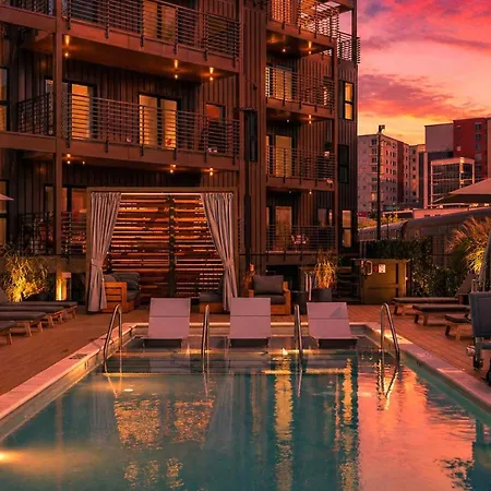 Skyline Nights Downtown Nash W/ Views, Pool, Gym