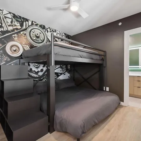 Walk To Broadway! The Man Cave/cowboys & Playboys With Pool & Gym * Nashville