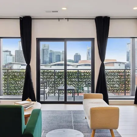 Apartment Skyline Nights Downtown Nash W/ Views, Pool, Gym *