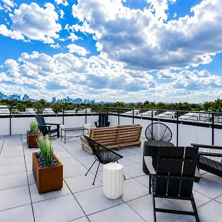 East Nash Top-floor 1br | Rooftop Deck | Sleeps 6 Nashville