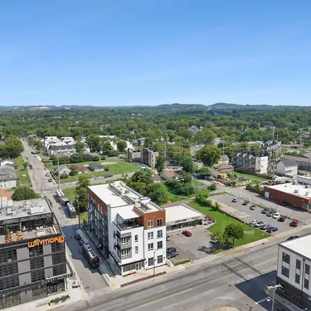 Rhinestone Cowboy 5 Min To Downtown Apartment