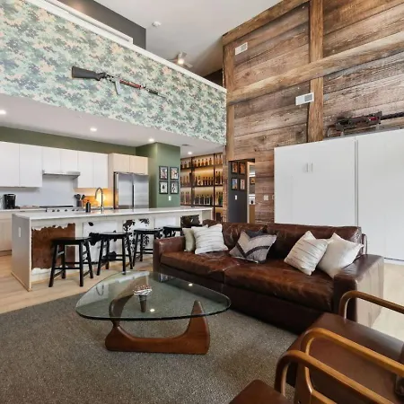 Apartment Walk To Broadway! The Man Cave/cowboys & Playboys With Pool & Gym Nashville