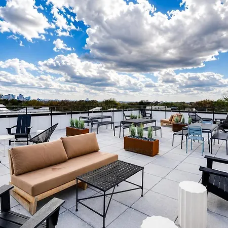 East Nash Top-floor 1br | Rooftop Deck | Sleeps 6 Nashville