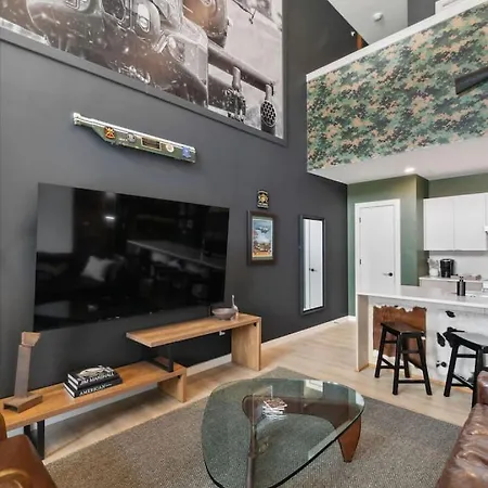 Walk To Broadway! The Man Cave/cowboys & Playboys With Pool & Gym Nashville