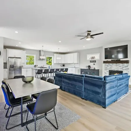 Holiday home Friends In Skyline Places, 10 Min To Broadway, Perfect For Groups *