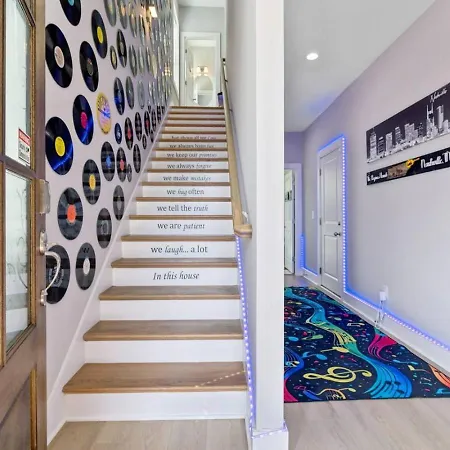 Friends In Skyline Places, 10 Min To Broadway, Perfect For Groups Nashville