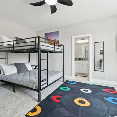 Friends In Skyline Places, 10 Min To Broadway, Perfect For Groups Nashville