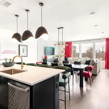 Escape With Skyline Deck And Hot Tub Nashville