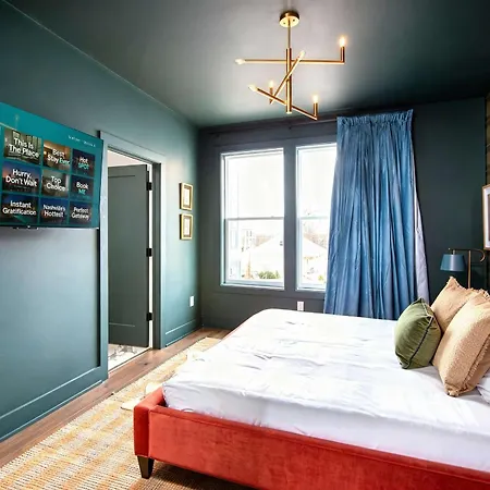 Escape With Skyline Deck And Hot Tub *