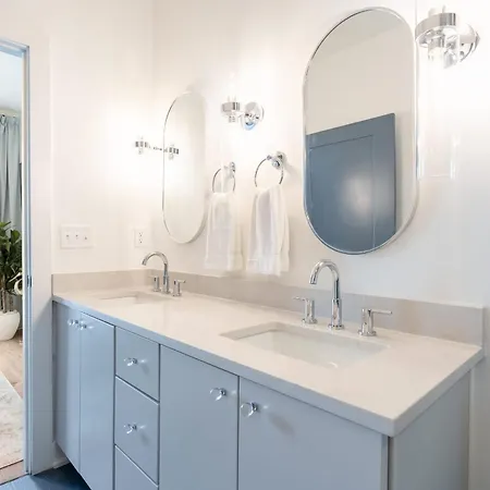 Luxe 4br Retreat With Hot Tub & Skyline Deck Nashville