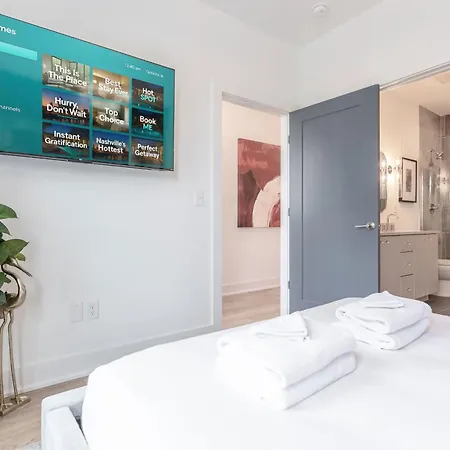 Luxe 4br Retreat With Hot Tub & Skyline Deck Holiday home *