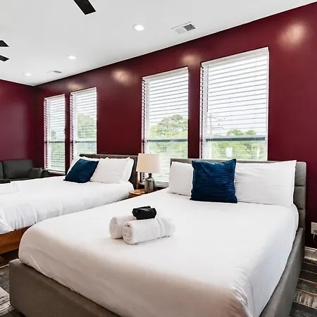 Gallant Glass 4br Floor Walk To Vandy! Apartment Nashville