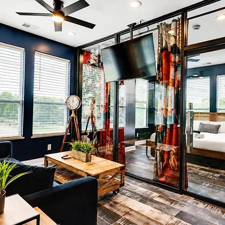 Apartment Gallant Glass 4br Floor Walk To Vandy! *