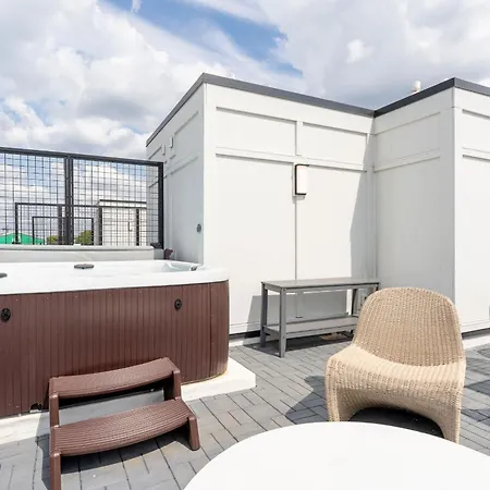 Two Luxury Homes Hot Tub Fire Pit Views *