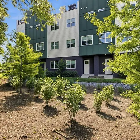Rooftop Views 4br 4ba 7 Beds Near Broadway