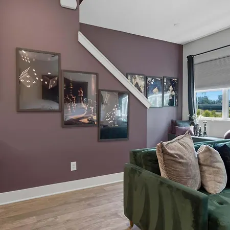 Rooftop Views 4br 4ba 7 Beds Near Broadway